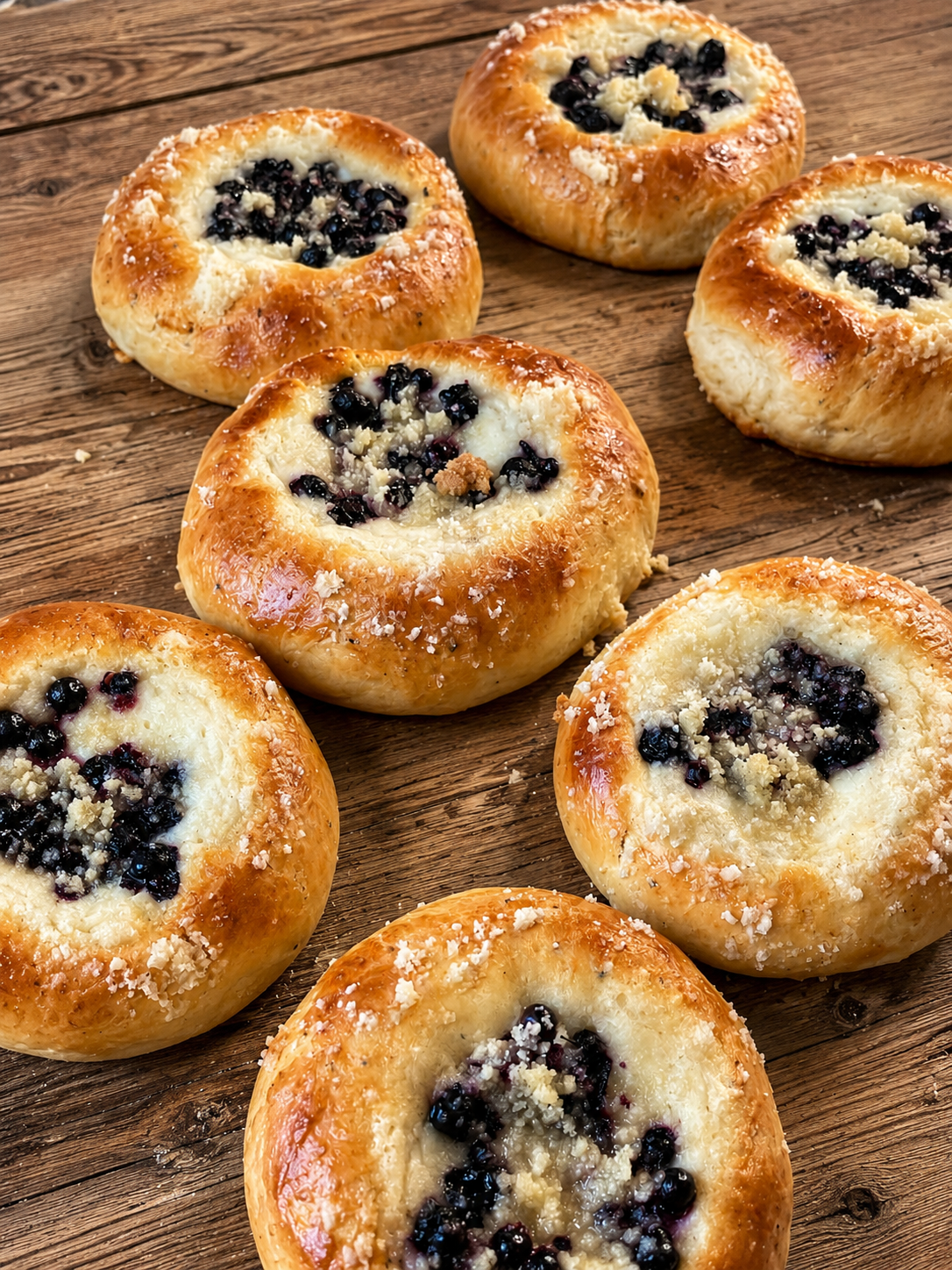 Blueberry curd bun- taste delicious!
